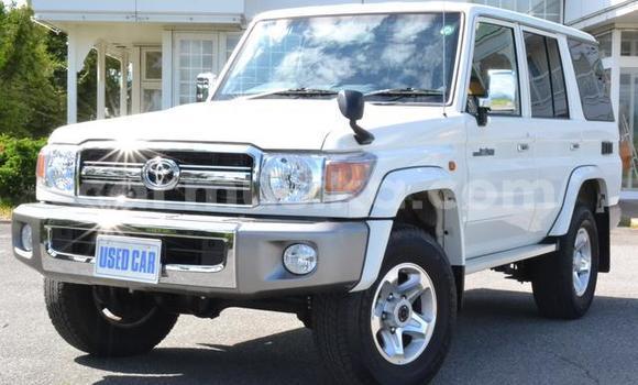 Nunua Ilio tumika Toyota Land Cruiser Nyeupe Gari ndani ya Beitbridge nchini Matabeleland Kusini Nunua Ilio tumika Toyota Land Cruiser Nyeupe Gari ndani ya Beitbridge nchini Matabeleland Kusini