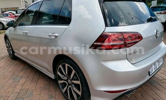 Acheter Occasion Voiture Volkswagen Golf Blanc à Beitbridge, Matabeleland South Acheter Occasion Voiture Volkswagen Golf Blanc à Beitbridge, Matabeleland South
