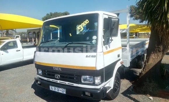 Nunua Ilio tumika TATA Estate Nyeupe Gari ndani ya Beitbridge nchini Matabeleland Kusini