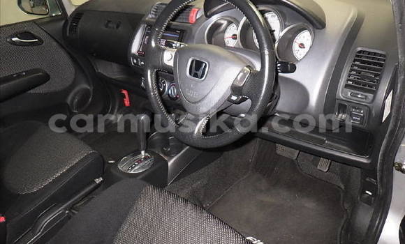 Nunua Ilio tumika Honda Fit Fedha Gari ndani ya Beitbridge nchini Matabeleland Kusini Nunua Ilio tumika Honda Fit Fedha Gari ndani ya Beitbridge nchini Matabeleland Kusini