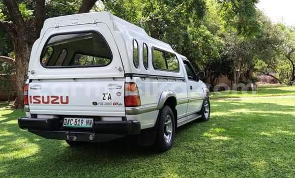 Acheter Occasion Voiture Isuzu KB Blanc à Beitbridge, Matabeleland South Acheter Occasion Voiture Isuzu KB Blanc à Beitbridge, Matabeleland South