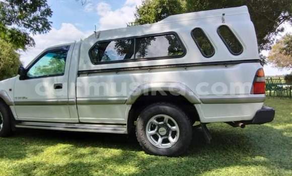 Acheter Occasion Voiture Isuzu KB Blanc à Beitbridge, Matabeleland South Acheter Occasion Voiture Isuzu KB Blanc à Beitbridge, Matabeleland South