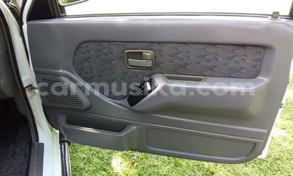 Acheter Occasion Voiture Isuzu KB Blanc à Beitbridge, Matabeleland South Acheter Occasion Voiture Isuzu KB Blanc à Beitbridge, Matabeleland South