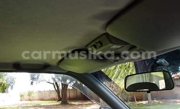 Acheter Occasion Voiture Isuzu KB Blanc à Beitbridge, Matabeleland South Acheter Occasion Voiture Isuzu KB Blanc à Beitbridge, Matabeleland South