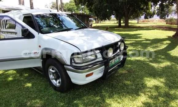 Acheter Occasion Voiture Isuzu KB Blanc à Beitbridge, Matabeleland South Acheter Occasion Voiture Isuzu KB Blanc à Beitbridge, Matabeleland South