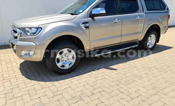 Acheter Occasion Voiture Ford Ranger Beige à Beitbridge, Matabeleland South Acheter Occasion Voiture Ford Ranger Beige à Beitbridge, Matabeleland South