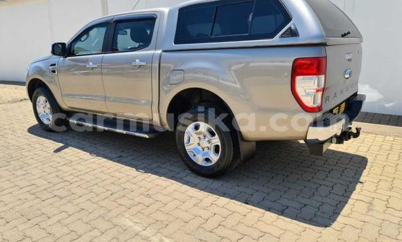 Acheter Occasion Voiture Ford Ranger Beige à Beitbridge, Matabeleland South Acheter Occasion Voiture Ford Ranger Beige à Beitbridge, Matabeleland South