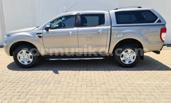 Acheter Occasion Voiture Ford Ranger Beige à Beitbridge, Matabeleland South Acheter Occasion Voiture Ford Ranger Beige à Beitbridge, Matabeleland South