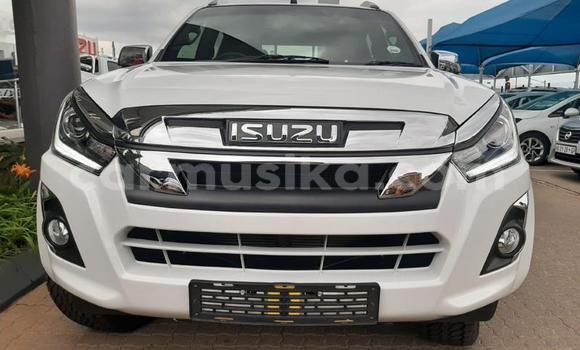 Buy Used Isuzu D–MAX White Car in Beitbridge in Matabeleland South