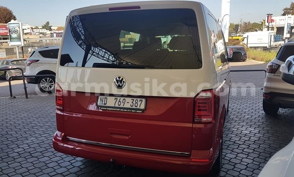 Tenga Tsaru Volkswagen Caravelle Tsvuku Mota in Beitbridge in Matabeleland South Tenga Tsaru Volkswagen Caravelle Tsvuku Mota in Beitbridge in Matabeleland South