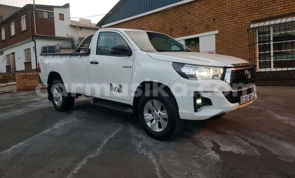Tenga Tsaru Toyota Hilux Chena Mota in Beitbridge in Matabeleland South Tenga Tsaru Toyota Hilux Chena Mota in Beitbridge in Matabeleland South