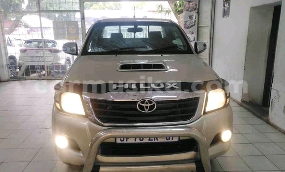 Tenga Tsaru Toyota Hilux Sirivha Mota in Beitbridge in Matabeleland South Tenga Tsaru Toyota Hilux Sirivha Mota in Beitbridge in Matabeleland South