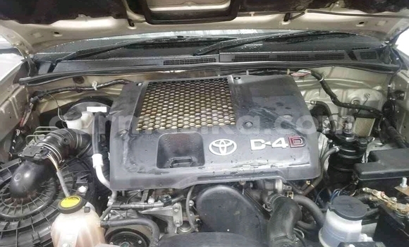 Tenga Tsaru Toyota Hilux Sirivha Mota in Beitbridge in Matabeleland South Tenga Tsaru Toyota Hilux Sirivha Mota in Beitbridge in Matabeleland South