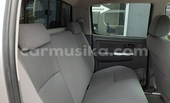 Tenga Tsaru Toyota Hilux Sirivha Mota in Beitbridge in Matabeleland South Tenga Tsaru Toyota Hilux Sirivha Mota in Beitbridge in Matabeleland South