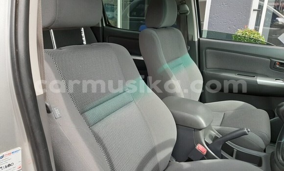 Tenga Tsaru Toyota Hilux Sirivha Mota in Beitbridge in Matabeleland South Tenga Tsaru Toyota Hilux Sirivha Mota in Beitbridge in Matabeleland South