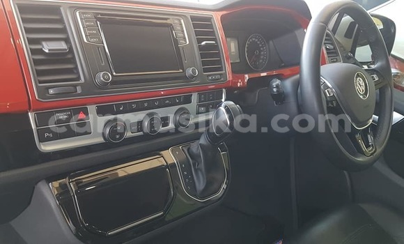 Tenga Tsaru Volkswagen Caravelle Tsvuku Mota in Beitbridge in Matabeleland South Tenga Tsaru Volkswagen Caravelle Tsvuku Mota in Beitbridge in Matabeleland South