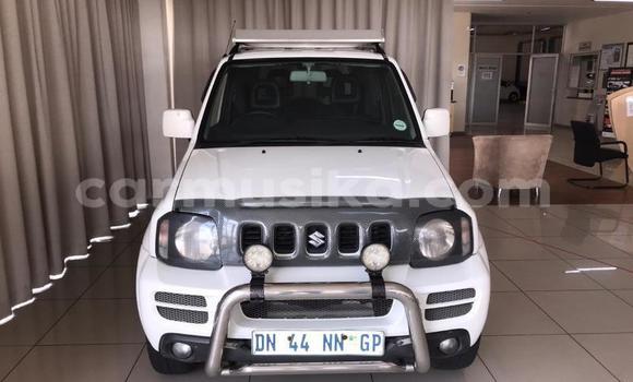 Tenga Tsaru Suzuki Jimny Chena Mota in Beitbridge in Matabeleland South