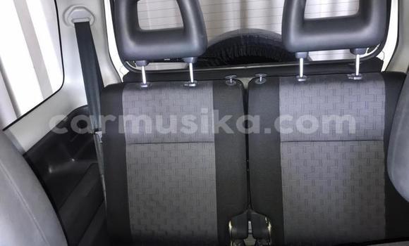 Acheter Occasion Voiture Suzuki Jimny Blanc à Beitbridge, Matabeleland South Acheter Occasion Voiture Suzuki Jimny Blanc à Beitbridge, Matabeleland South