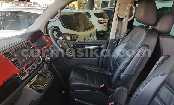 Tenga Tsaru Volkswagen Caravelle Tsvuku Mota in Beitbridge in Matabeleland South Tenga Tsaru Volkswagen Caravelle Tsvuku Mota in Beitbridge in Matabeleland South