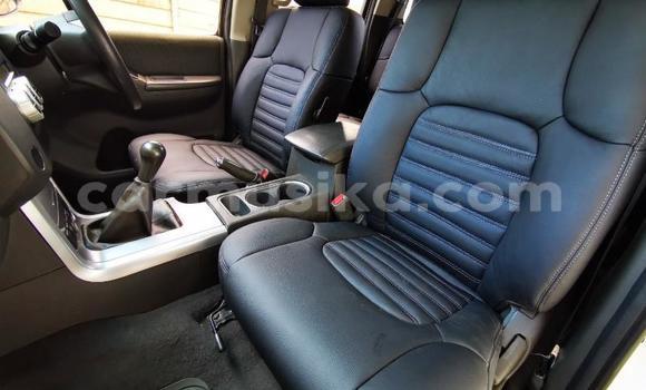 Acheter Occasion Voiture Nissan Navara Blanc à Beitbridge, Matabeleland South Acheter Occasion Voiture Nissan Navara Blanc à Beitbridge, Matabeleland South