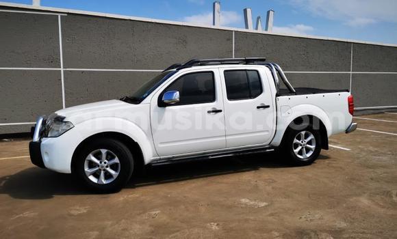 Acheter Occasion Voiture Nissan Navara Blanc à Beitbridge, Matabeleland South Acheter Occasion Voiture Nissan Navara Blanc à Beitbridge, Matabeleland South