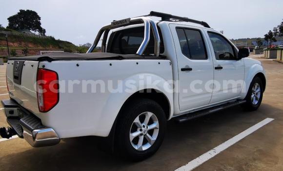 Acheter Occasion Voiture Nissan Navara Blanc à Beitbridge, Matabeleland South Acheter Occasion Voiture Nissan Navara Blanc à Beitbridge, Matabeleland South