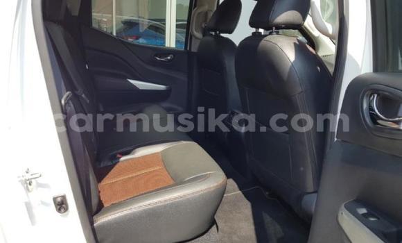 Nunua Ilio tumika Nissan Navara Nyeupe Gari ndani ya Beitbridge nchini Matabeleland Kusini Nunua Ilio tumika Nissan Navara Nyeupe Gari ndani ya Beitbridge nchini Matabeleland Kusini