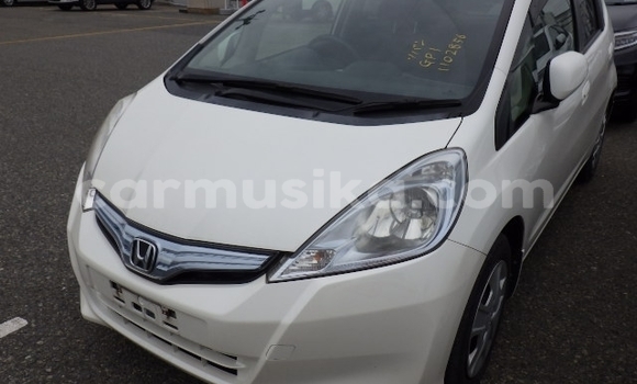 Nunua Ilio tumika Honda Fit Nyeupe Gari ndani ya Beitbridge nchini Matabeleland Kusini Nunua Ilio tumika Honda Fit Nyeupe Gari ndani ya Beitbridge nchini Matabeleland Kusini