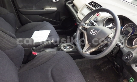 Nunua Ilio tumika Honda Fit Nyeupe Gari ndani ya Beitbridge nchini Matabeleland Kusini Nunua Ilio tumika Honda Fit Nyeupe Gari ndani ya Beitbridge nchini Matabeleland Kusini