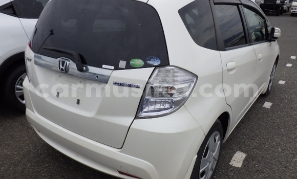 Nunua Ilio tumika Honda Fit Nyeupe Gari ndani ya Beitbridge nchini Matabeleland Kusini Nunua Ilio tumika Honda Fit Nyeupe Gari ndani ya Beitbridge nchini Matabeleland Kusini