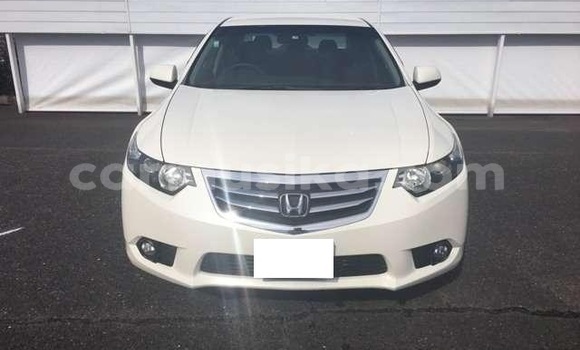 Acheter Occasion Voiture Honda Accord Blanc à Beitbridge, Matabeleland South Acheter Occasion Voiture Honda Accord Blanc à Beitbridge, Matabeleland South