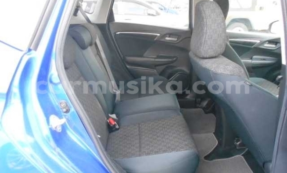 Nunua Ilio tumika Honda Fit Bluu Gari ndani ya Beitbridge nchini Matabeleland Kusini Nunua Ilio tumika Honda Fit Bluu Gari ndani ya Beitbridge nchini Matabeleland Kusini