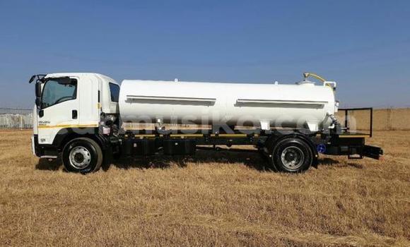 Acheter Occasion Utilitaire Isuzu FTR 850 Blanc à Beitbridge, Matabeleland South Acheter Occasion Utilitaire Isuzu FTR 850 Blanc à Beitbridge, Matabeleland South