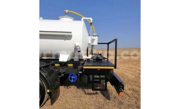 Acheter Occasion Utilitaire Isuzu FTR 850 Blanc à Beitbridge, Matabeleland South Acheter Occasion Utilitaire Isuzu FTR 850 Blanc à Beitbridge, Matabeleland South