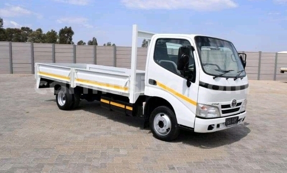 Tenga Tsaru Toyota Dyna Chena Rori in Beitbridge in Matabeleland South Tenga Tsaru Toyota Dyna Chena Rori in Beitbridge in Matabeleland South