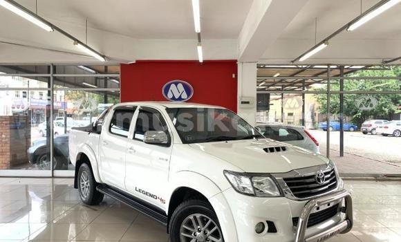 Acheter Occasion Voiture Toyota Hilux Blanc à Beitbridge, Matabeleland South Acheter Occasion Voiture Toyota Hilux Blanc à Beitbridge, Matabeleland South