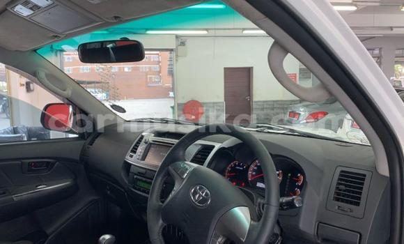 Acheter Occasion Voiture Toyota Hilux Blanc à Beitbridge, Matabeleland South Acheter Occasion Voiture Toyota Hilux Blanc à Beitbridge, Matabeleland South