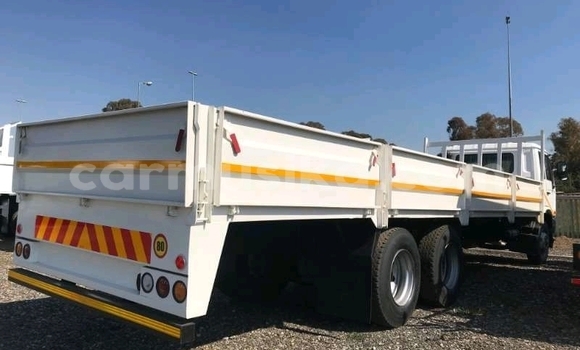 Acheter Occasion Utilitaire Nissan UD Blanc à Beitbridge, Matabeleland South Acheter Occasion Utilitaire Nissan UD Blanc à Beitbridge, Matabeleland South