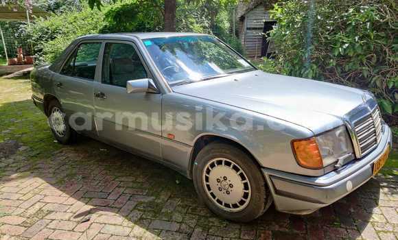 Buy Used Mercedes‒Benz 300–Series Silver Car in Harare in Harare