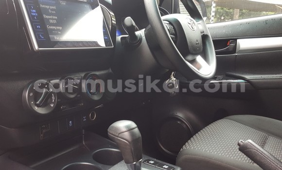 Tenga Tsaru Toyota Hilux Sirivha Mota in Beitbridge in Matabeleland South Tenga Tsaru Toyota Hilux Sirivha Mota in Beitbridge in Matabeleland South