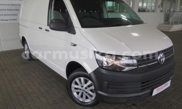 Nunua Ilio tumika Volkswagen Caravelle Nyeupe Gari ndani ya Beitbridge nchini Matabeleland Kusini Nunua Ilio tumika Volkswagen Caravelle Nyeupe Gari ndani ya Beitbridge nchini Matabeleland Kusini