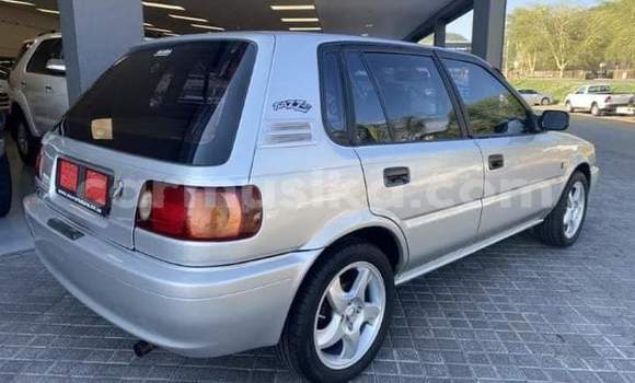 Nunua Ilio tumika Toyota Corolla Fedha Gari ndani ya Beitbridge nchini Matabeleland Kusini Nunua Ilio tumika Toyota Corolla Fedha Gari ndani ya Beitbridge nchini Matabeleland Kusini