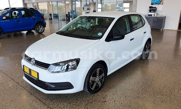 Nunua Ilio tumika Volkswagen Polo Nyeupe Gari ndani ya Beitbridge nchini Matabeleland Kusini