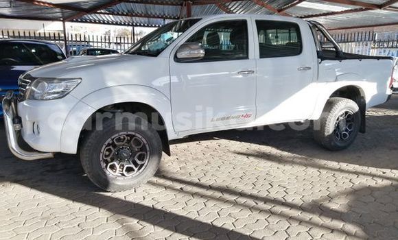 Buy Used Toyota Hilux White Car in Beitbridge in Matabeleland South Buy Used Toyota Hilux White Car in Beitbridge in Matabeleland South