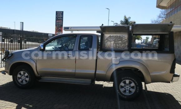 Nunua Ilio tumika Toyota Hilux Fedha Gari ndani ya Beitbridge nchini Matabeleland Kusini Nunua Ilio tumika Toyota Hilux Fedha Gari ndani ya Beitbridge nchini Matabeleland Kusini