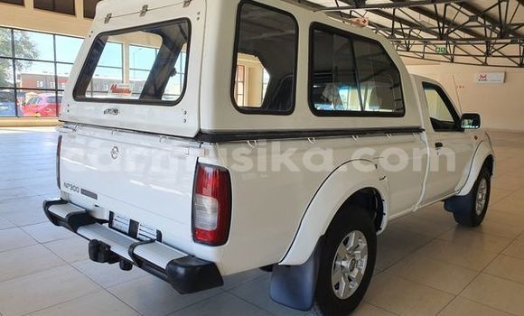 Nunua Ilio tumika Nissan NP 300 Nyeupe Gari ndani ya Beitbridge nchini Matabeleland Kusini Nunua Ilio tumika Nissan NP 300 Nyeupe Gari ndani ya Beitbridge nchini Matabeleland Kusini
