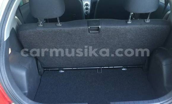 Nunua Ilio tumika Toyota Vitz Fedha Gari ndani ya Beitbridge nchini Matabeleland Kusini Nunua Ilio tumika Toyota Vitz Fedha Gari ndani ya Beitbridge nchini Matabeleland Kusini