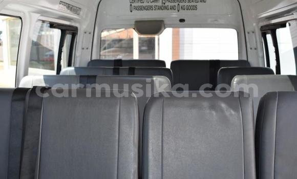 Buy Used Nissan NV350 Caravan White Car in Beitbridge in Matabeleland South Buy Used Nissan NV350 Caravan White Car in Beitbridge in Matabeleland South