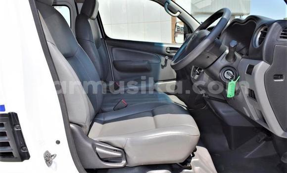 Buy Used Nissan NV350 Caravan White Car in Beitbridge in Matabeleland South Buy Used Nissan NV350 Caravan White Car in Beitbridge in Matabeleland South