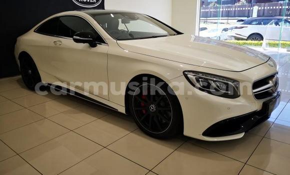 Acheter Occasion Voiture Mercedes‒Benz C-klasse AMG Blanc à Beitbridge, Matabeleland South Acheter Occasion Voiture Mercedes‒Benz C-klasse AMG Blanc à Beitbridge, Matabeleland South